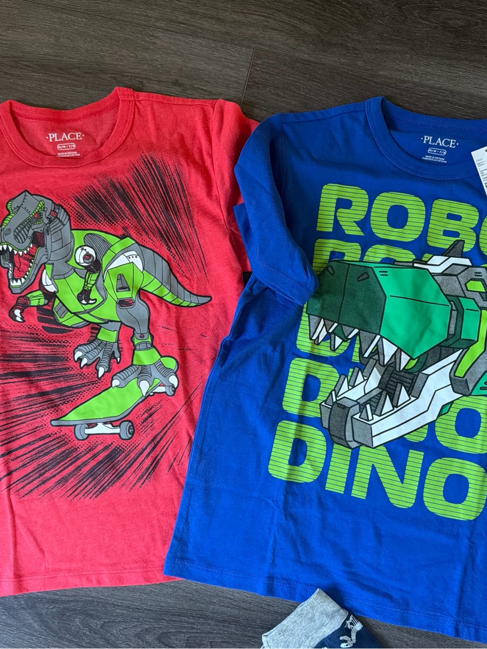 Children’s Place boys Red & Blue Robotic Dino Graphic Tees Tshirt NWT Sz 7-8
